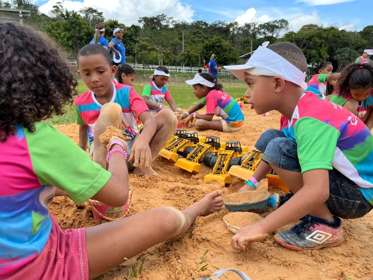 Colônia de Férias em São Gonçalo é encerrada com show infantil