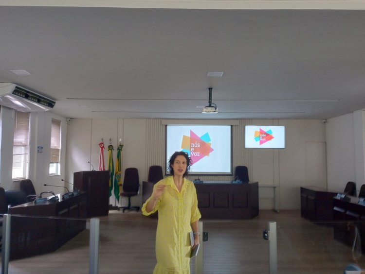 Prevenção da gravidez na adolescência é debatido em roda de conversa