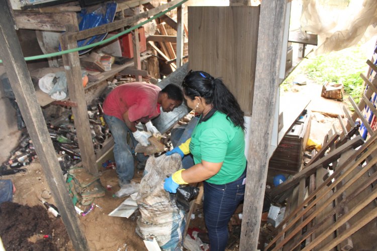 Prefeitura realiza mutirão de limpeza no Santa Bárbara em dia D de Combate à Dengue