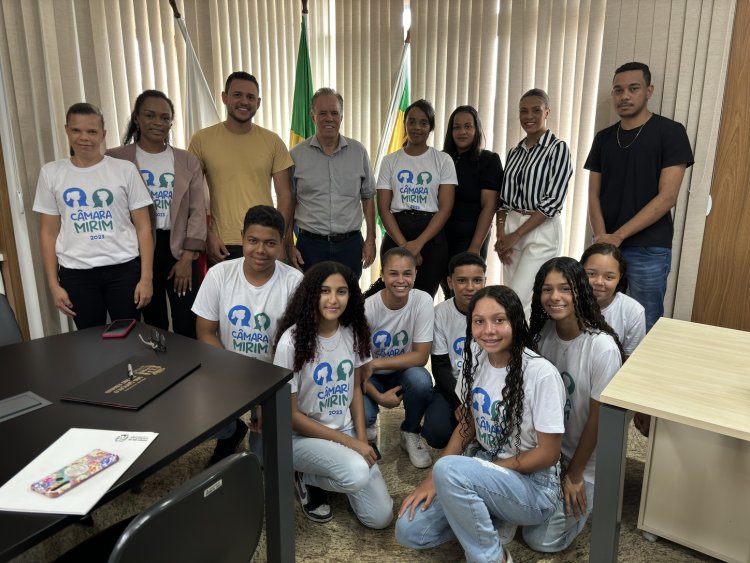 Câmara Mirim entrega indicações e projetos para Prefeito de São Gonçalo