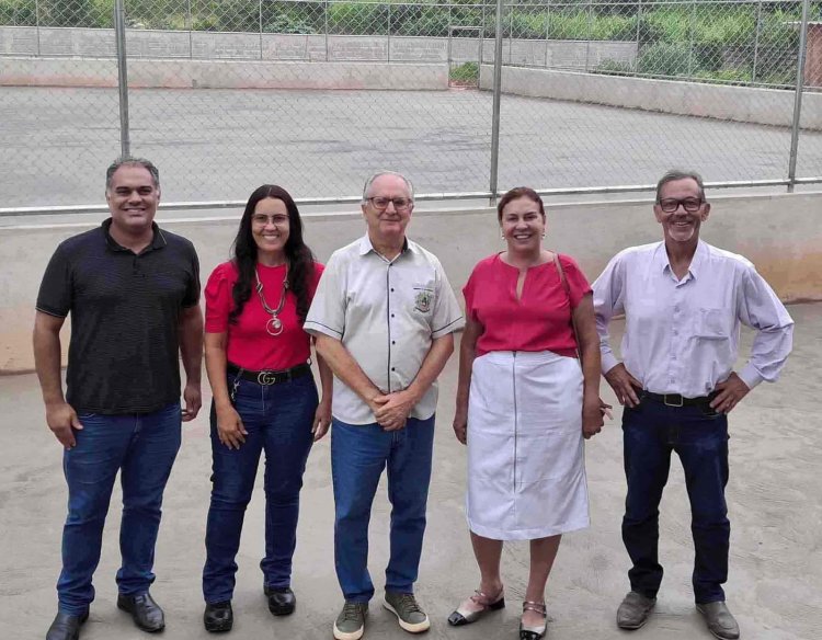 Dr. Laércio e Dorinha visitam obra da construção da quadra do Boa Vista