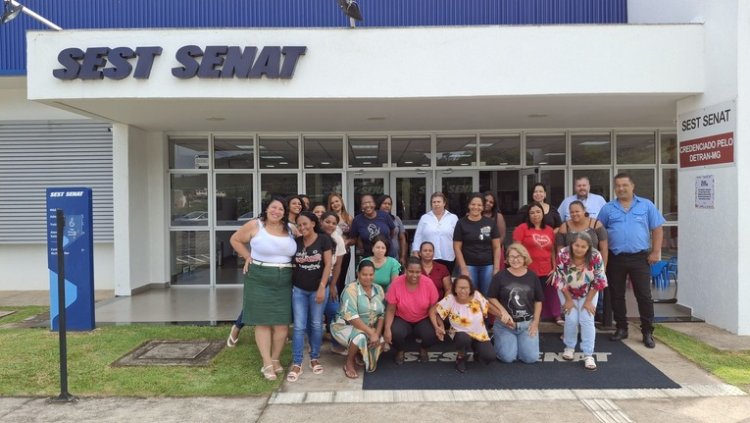 Monitores do transporte escolar participam de curso de formação