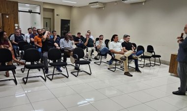 Secretaria Municipal de Desenvolvimento Econômico, Inovações e Projetos Estratégicos participa de encontro com a Agir