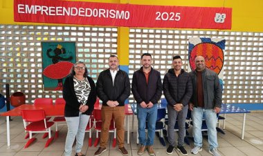 Câmara de São Gonçalo visita Escola Municipal Maria de Lourdes