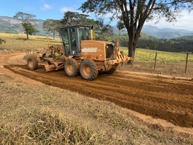 Prefeitura de Barão realiza obras de recuperação de estradas rurais