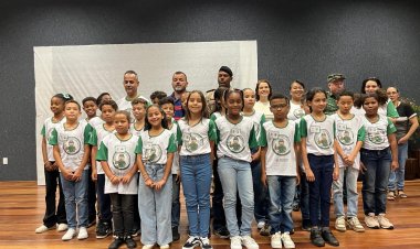 São Gonçalo do Rio Abaixo e Polícia Militar certificam 56 alunos no Programa de Educação Ambiental