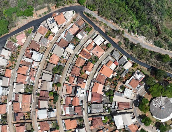 Prefeitura de João Monlevade Acelera Obras e Entrega Asfalto Novo em Vários Bairros