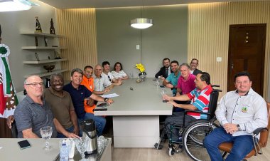 Prefeitura de João Monlevade sanciona lei e formaliza cessão de caminhão auto bomba ao Corpo de Bombeiros de Minas Gerais