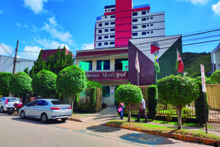 Câmara aprova projetos que autorizam instalação de refletores solares e medidas para minimizar impactos do pedágio em João Monlevade