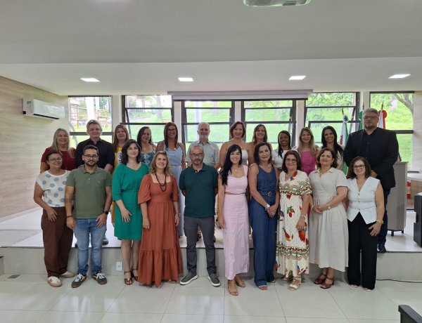 Novos gestores escolares tomam posse em João Monlevade após eleição direta