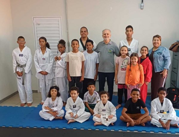 Prefeito Dr. Laércio participa de abertura do Mês da Melhor Idade no Cras Bem Viver