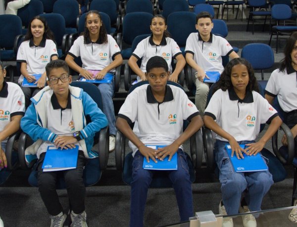 Vereadores mirins de São Gonçalo do Rio Abaixo iniciam vivência prática no Legislativo